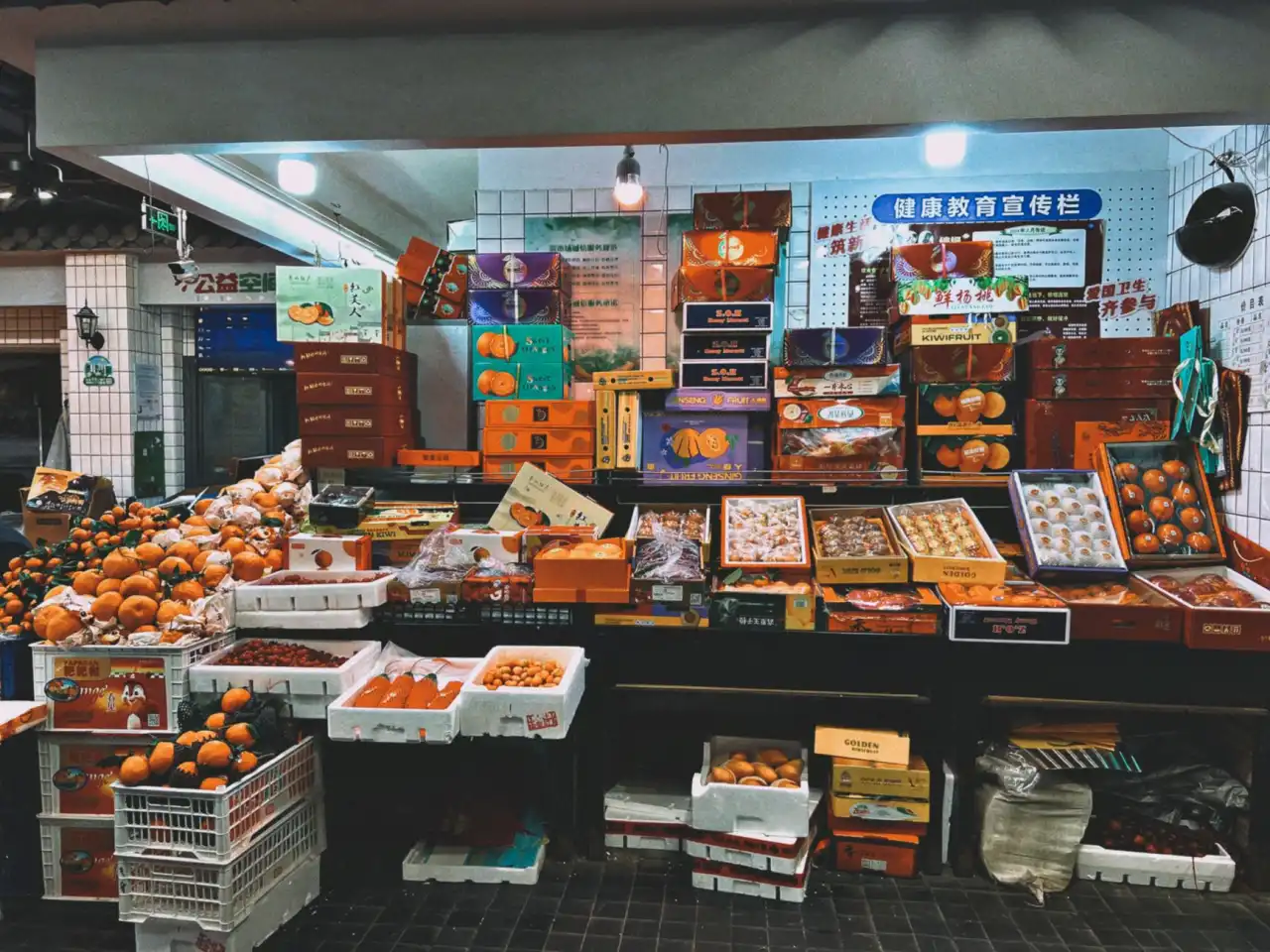 海南商务名片设计趋势：简约风格与功能创新的平衡方案