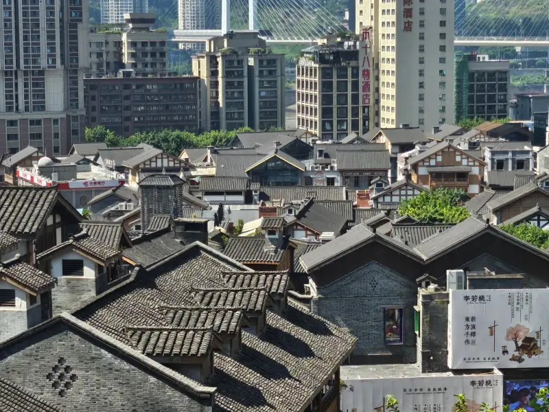 手提袋设计材质对比：环保纸张与耐用塑料的适用场景分析