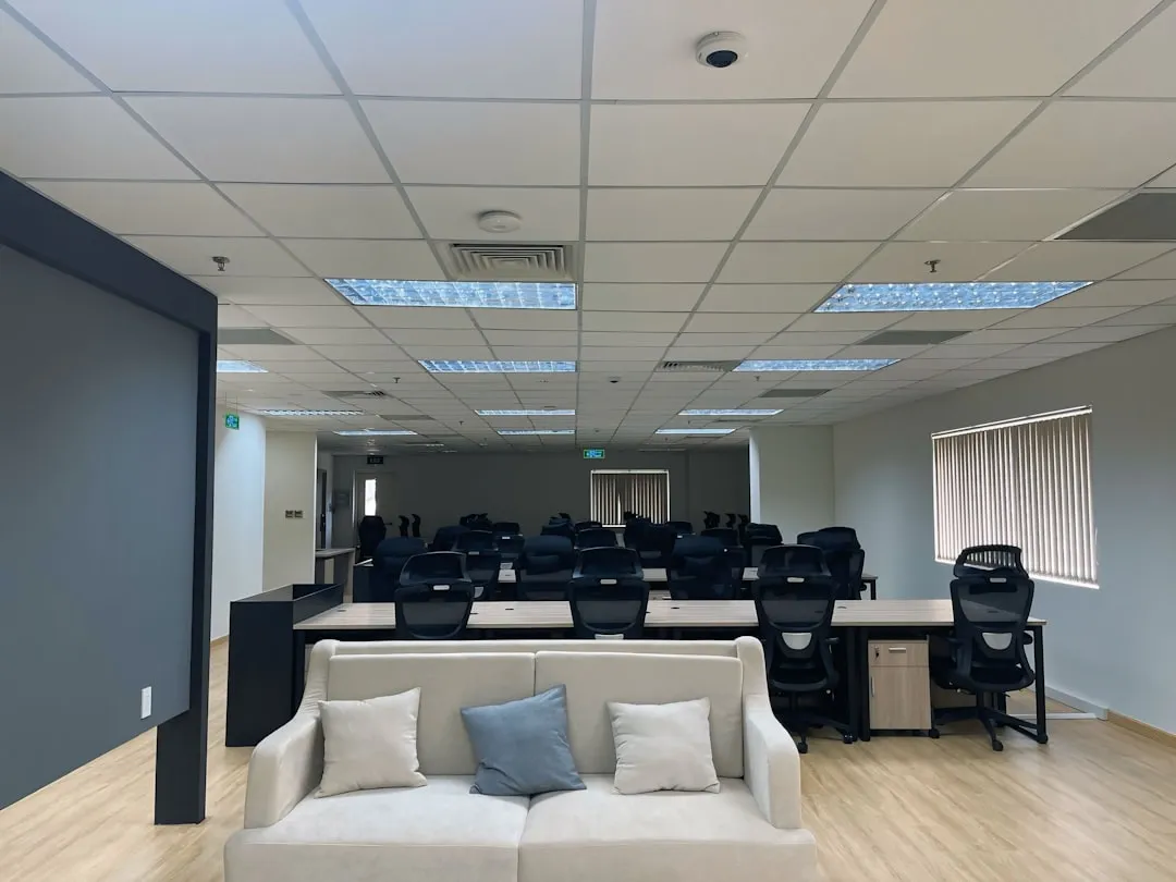 海南企业名片设计要点：材质工艺与品牌形象匹配指南正文配图 1